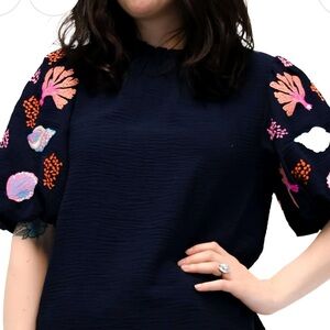 THML Embroidered Puff Sleeve Top NWT Navy with seashell embroidery Size small